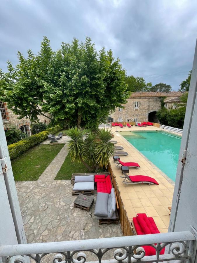 Hotel Mas De Galoffre Nimes Bagian luar foto