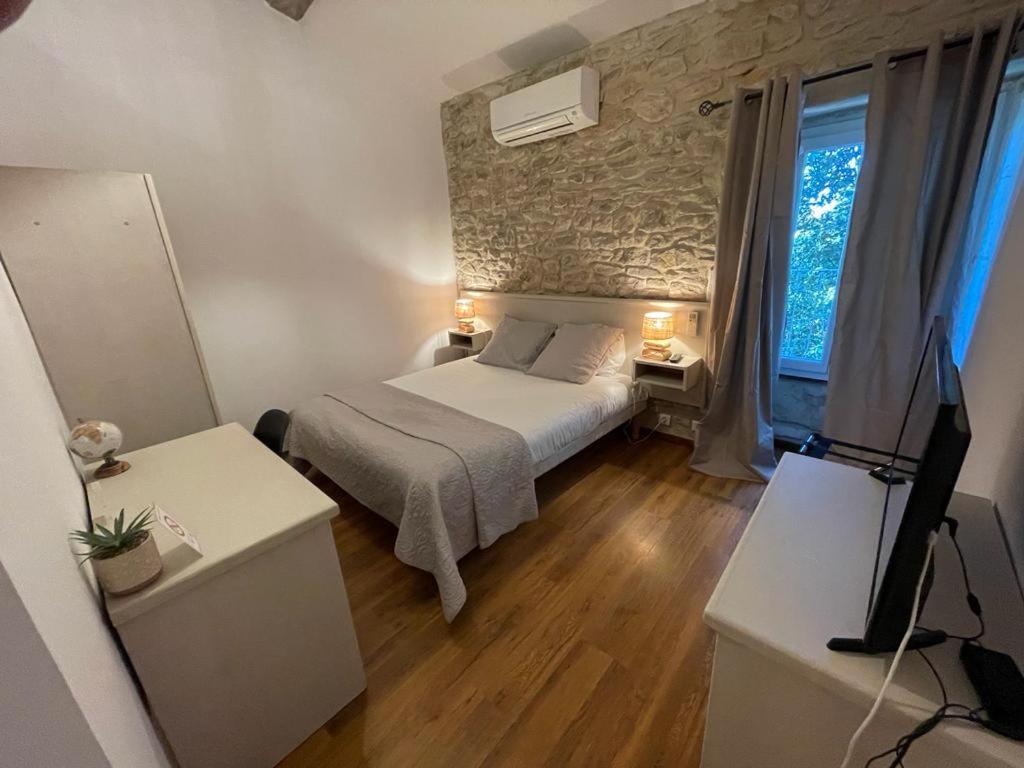 Hotel Mas De Galoffre Nimes Bagian luar foto