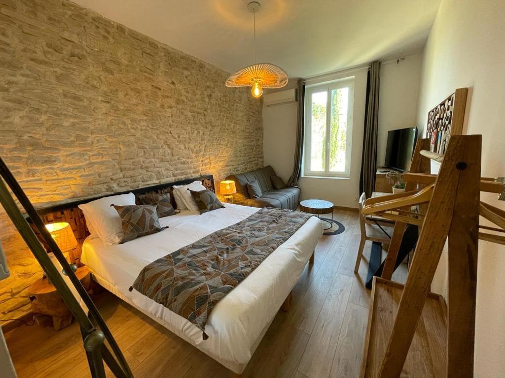 Hotel Mas De Galoffre Nimes Bagian luar foto